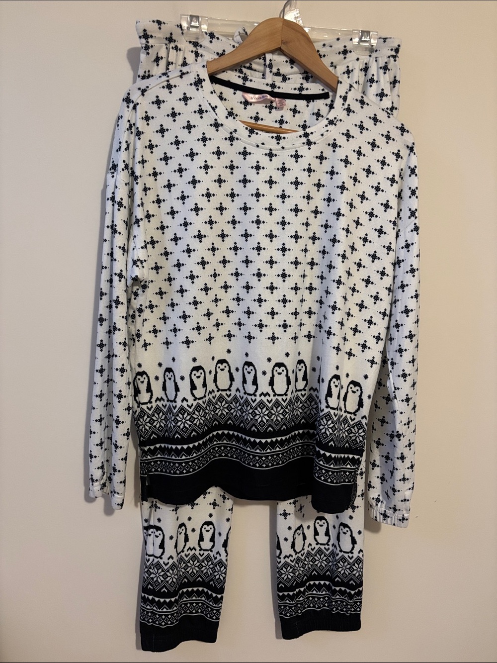 La Vie En Rose Black & White Penguin Crew Neck Pajama Set